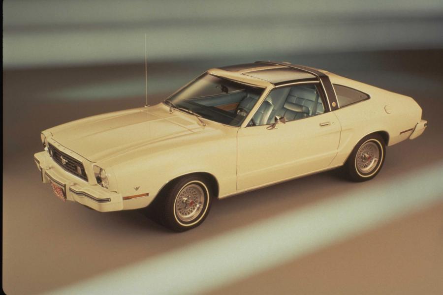  Ford Mustang 1976 года  (фото 2 из 2)